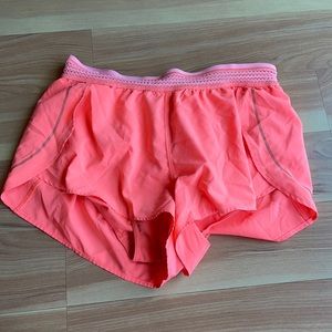 Lululemon split shorts running size 4